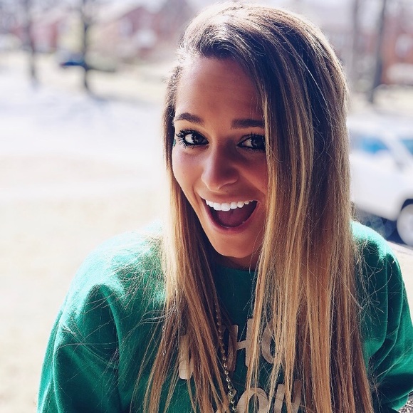 Meet your Posher, Giana - Picture 1 of 1